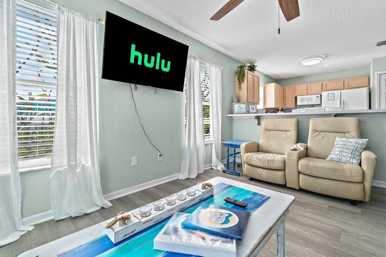 Surfside Paradise Retreat - 3Br And 2Ba Duplex, Grill, Dog Friendly - Close To The Beach! ملبورن بيتش المظهر الخارجي الصورة