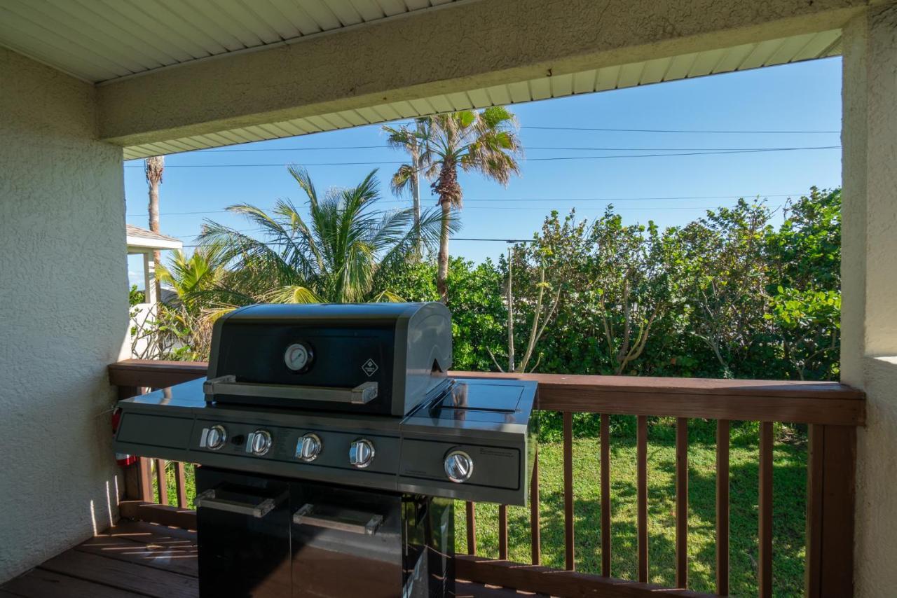 Surfside Paradise Retreat - 3Br And 2Ba Duplex, Grill, Dog Friendly - Close To The Beach! ملبورن بيتش المظهر الخارجي الصورة