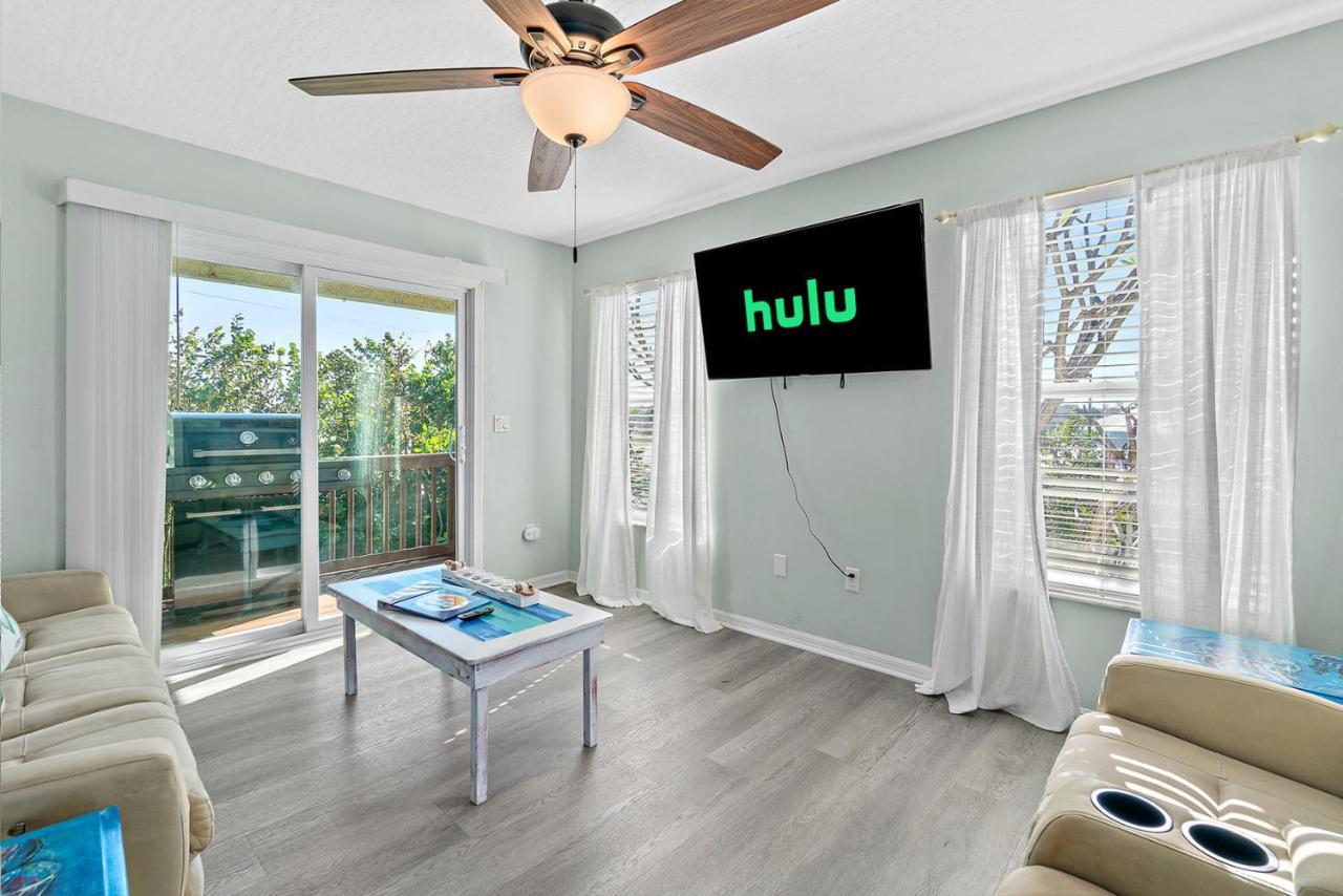 Surfside Paradise Retreat - 3Br And 2Ba Duplex, Grill, Dog Friendly - Close To The Beach! ملبورن بيتش المظهر الخارجي الصورة