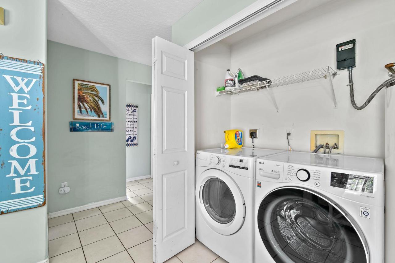 Surfside Paradise Retreat - 3Br And 2Ba Duplex, Grill, Dog Friendly - Close To The Beach! ملبورن بيتش المظهر الخارجي الصورة
