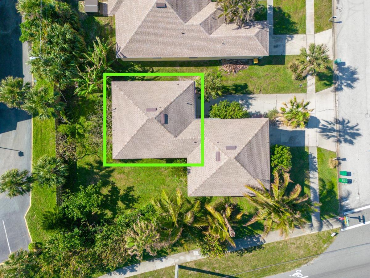 Surfside Paradise Retreat - 3Br And 2Ba Duplex, Grill, Dog Friendly - Close To The Beach! ملبورن بيتش المظهر الخارجي الصورة