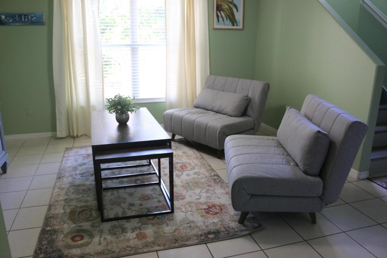 Surfside Paradise Retreat - 3Br And 2Ba Duplex, Grill, Dog Friendly - Close To The Beach! ملبورن بيتش المظهر الخارجي الصورة